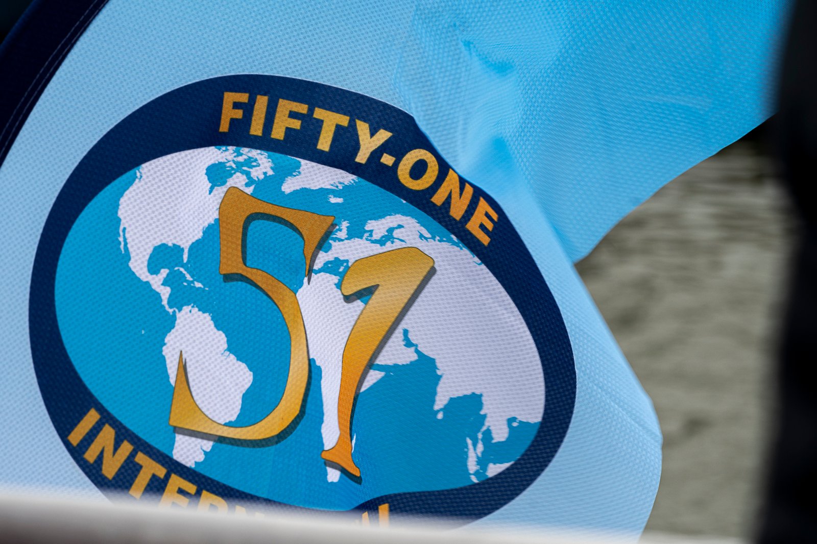 Fifty-One International embleem